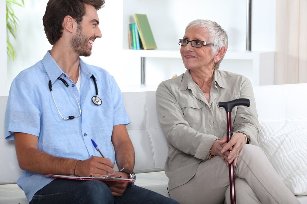 consultation with a doctor for hip arthritis